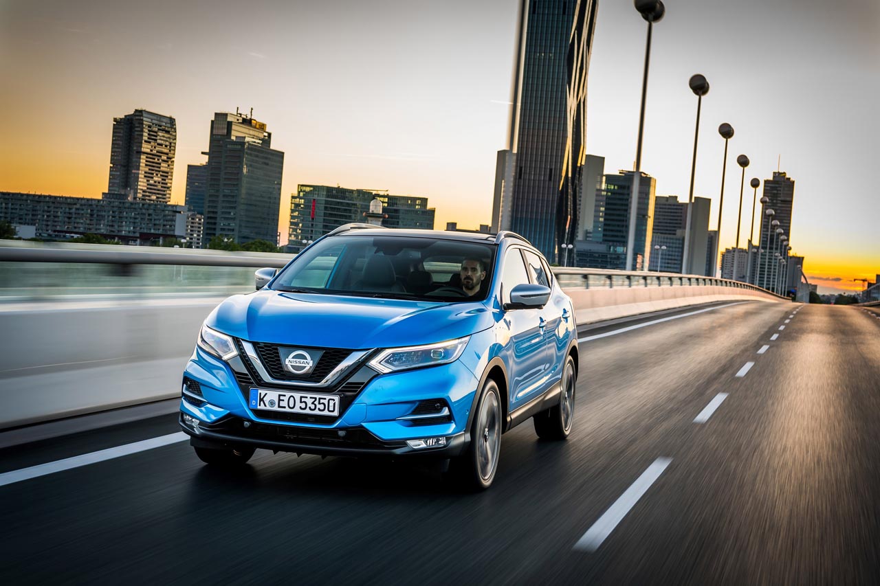 Nissan voert op de Qashqai een facelift door. Daarbij worden ook de uitrusting en afwerking aangescherpt.