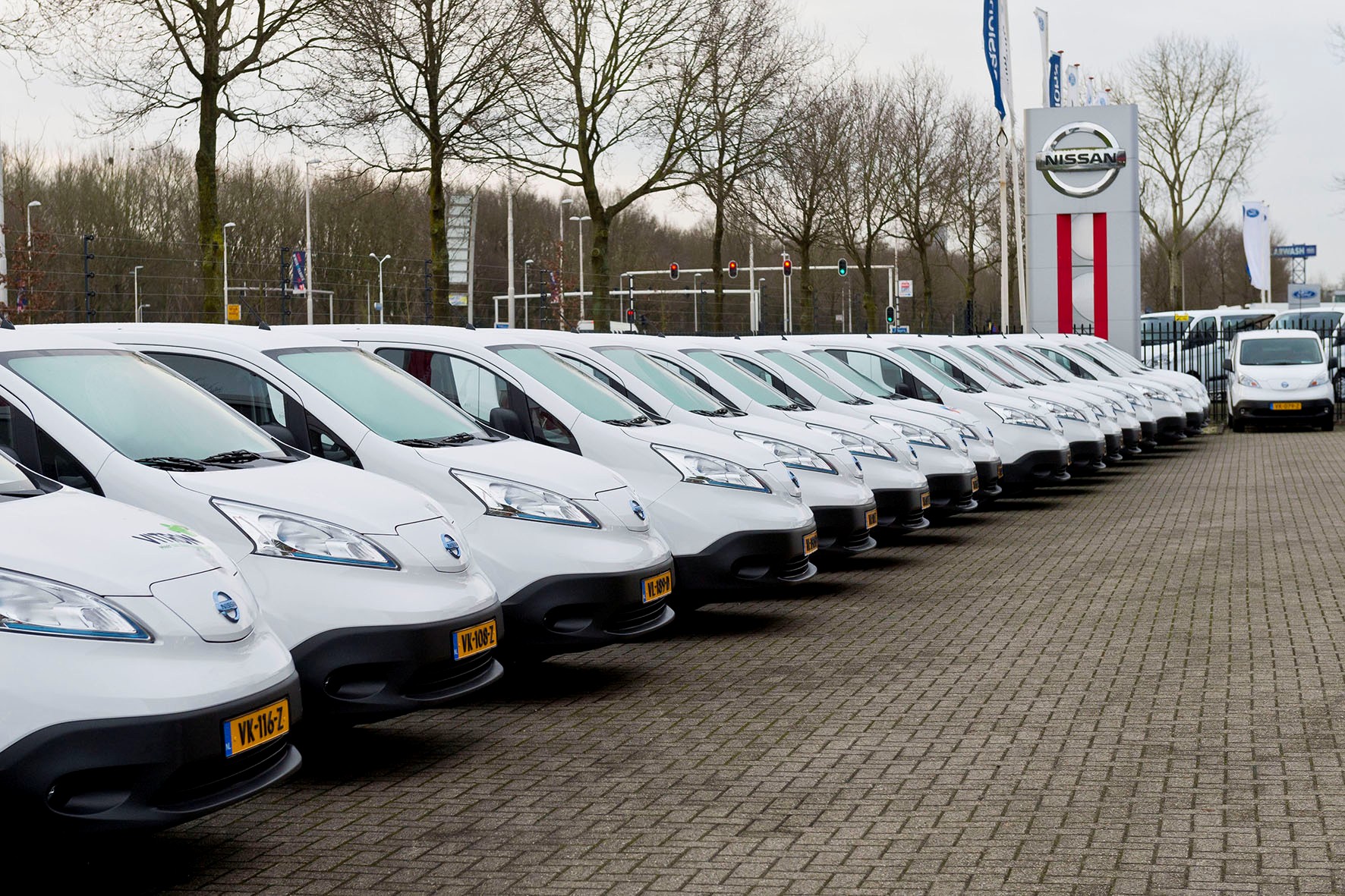 Nissan naar AutoRAI 2015 met LEAF en e-NV200 Evalia.