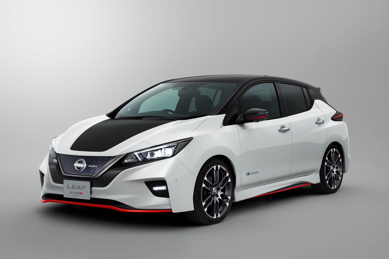 Nissan laat op de Tokyo Auto Salon tal van modellen zien die worden aangekleed met accessoires.