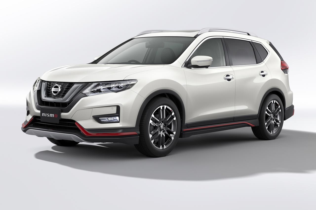 Nissan laat op de Tokyo Auto Salon tal van modellen zien die worden aangekleed met accessoires.