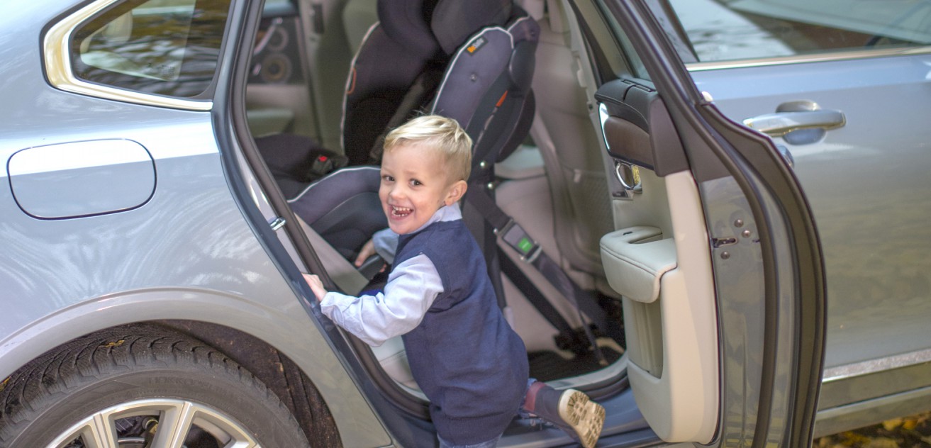 De Noorse BeSafe kinderzitjes scoren maximaal op veiligheid en comfort. Deze vervoeren kinderen tegen de rijrichting in, een bewezen concept uit de Noorse verkeersstatistieken.