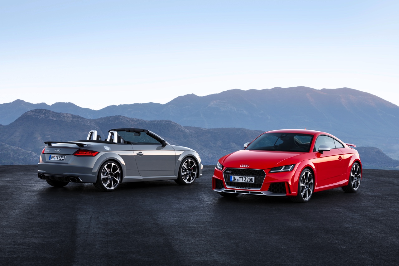 Nieuwe Audi TT RS Coupe en Roadster geintroduceerd. Ze staan in het najaar van 2016 in de showroom en gaan aan de bak met de 400 pk sterke 2.5 TFSI vijfcilinder. Knallen!