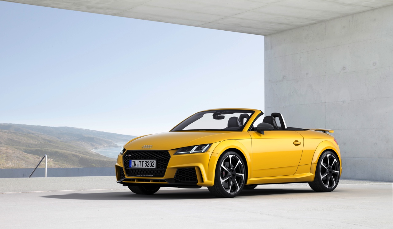 Nieuwe Audi TT RS Coupe en Roadster geintroduceerd. Ze staan in het najaar van 2016 in de showroom en gaan aan de bak met de 400 pk sterke 2.5 TFSI vijfcilinder. Knallen!