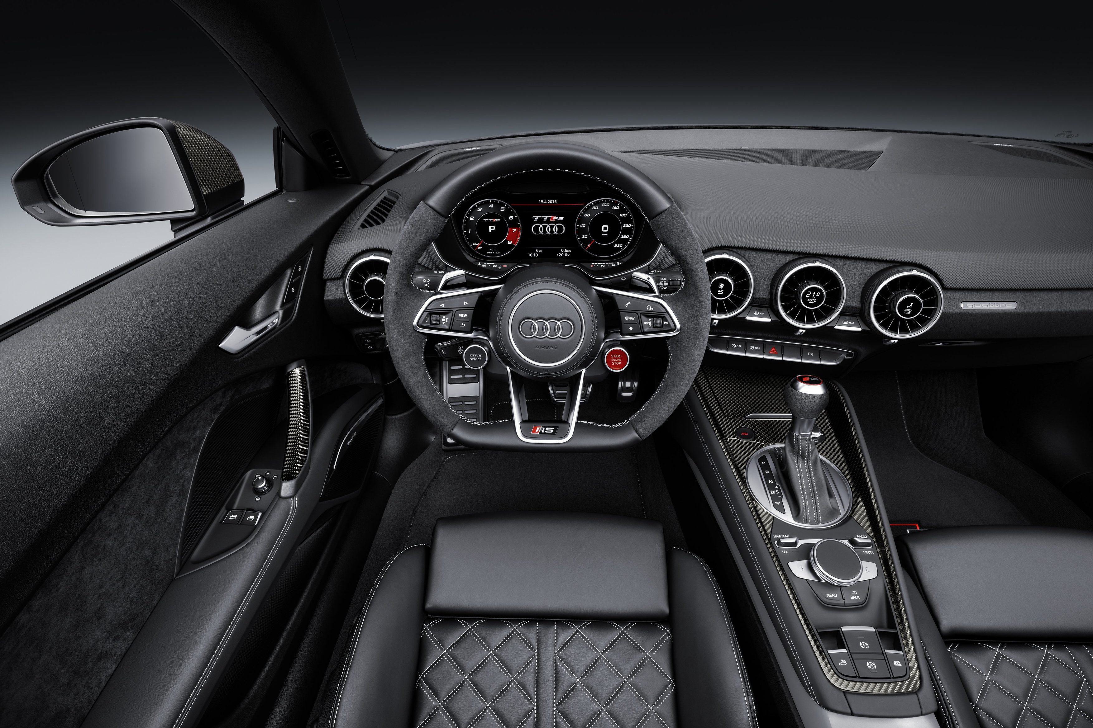 Nieuwe Audi TT RS Coupe en Roadster geintroduceerd. Ze staan in het najaar van 2016 in de showroom en gaan aan de bak met de 400 pk sterke 2.5 TFSI vijfcilinder. Knallen!