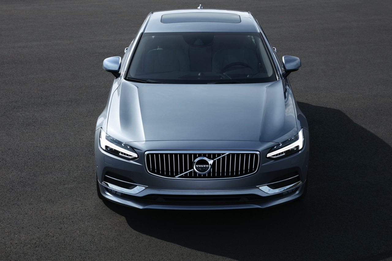 Volvo onthult de S90 met alle officile details en informatie. Het nieuwe vlaggenschip komt net na de zomer naar Nederland, evenals de nieuwe V90.