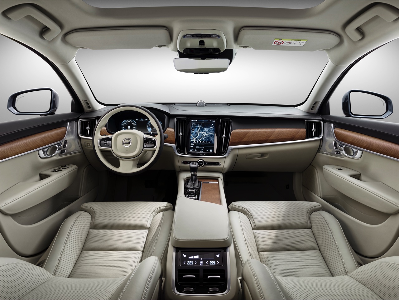 Volvo onthult de S90 met alle officile details en informatie. Het nieuwe vlaggenschip komt net na de zomer naar Nederland, evenals de nieuwe V90.
