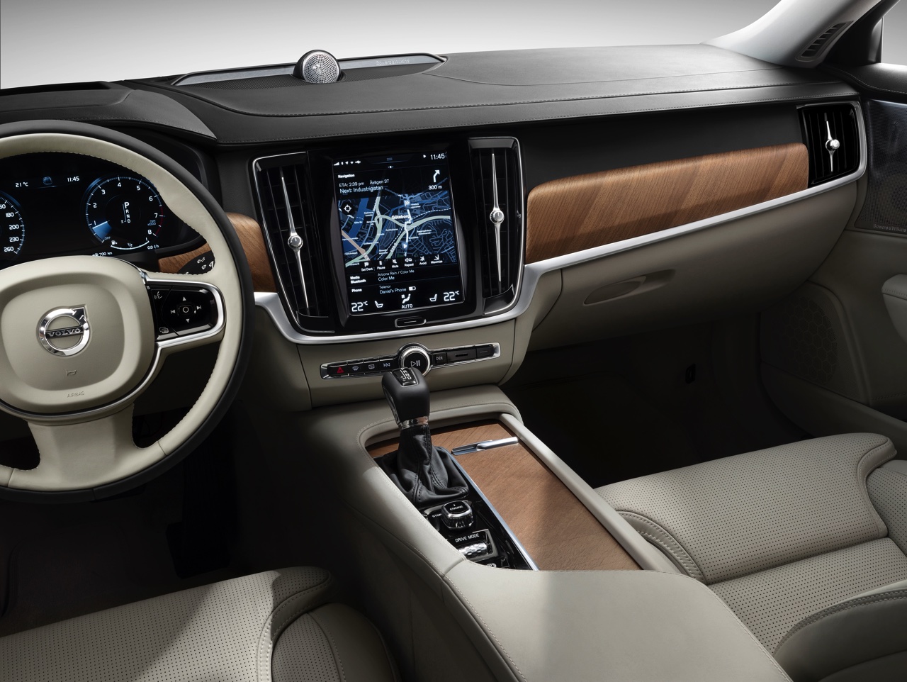 Volvo onthult de S90 met alle officile details en informatie. Het nieuwe vlaggenschip komt net na de zomer naar Nederland, evenals de nieuwe V90.