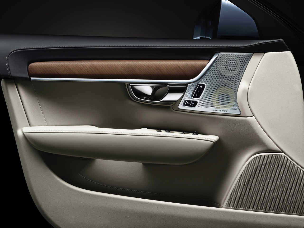 Volvo onthult de S90 met alle officile details en informatie. Het nieuwe vlaggenschip komt net na de zomer naar Nederland, evenals de nieuwe V90.