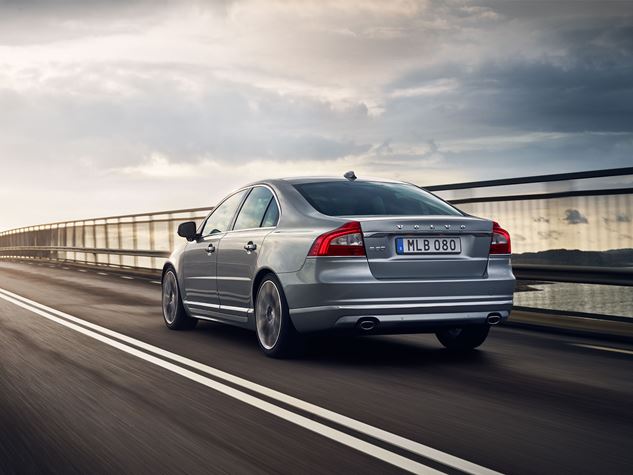 Volvo onthult de S90 met alle officile details en informatie. Het nieuwe vlaggenschip komt net na de zomer naar Nederland, evenals de nieuwe V90.