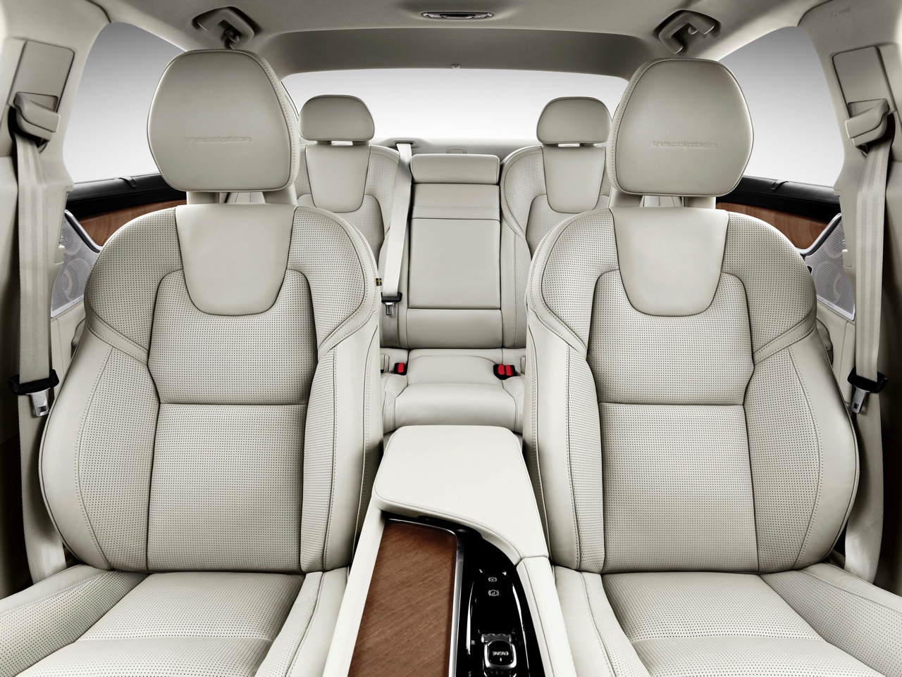 Volvo onthult de S90 met alle officile details en informatie. Het nieuwe vlaggenschip komt net na de zomer naar Nederland, evenals de nieuwe V90.