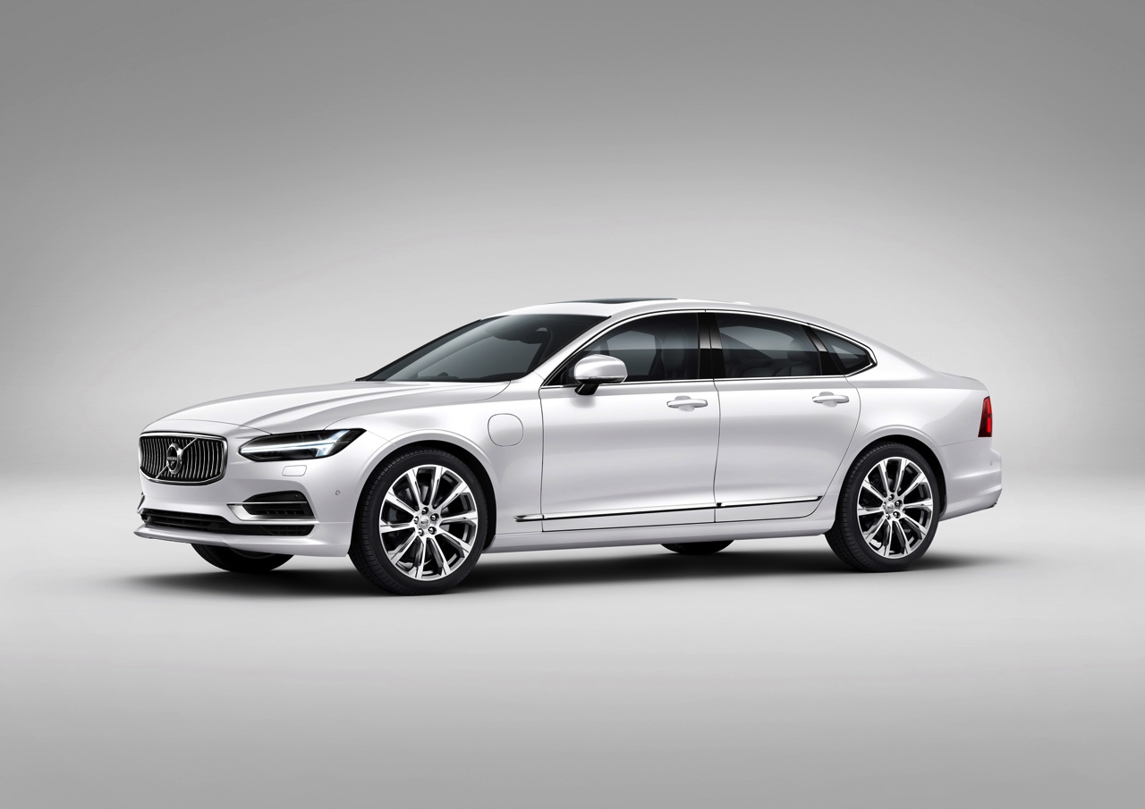 Volvo onthult de S90 met alle officile details en informatie. Het nieuwe vlaggenschip komt net na de zomer naar Nederland, evenals de nieuwe V90.