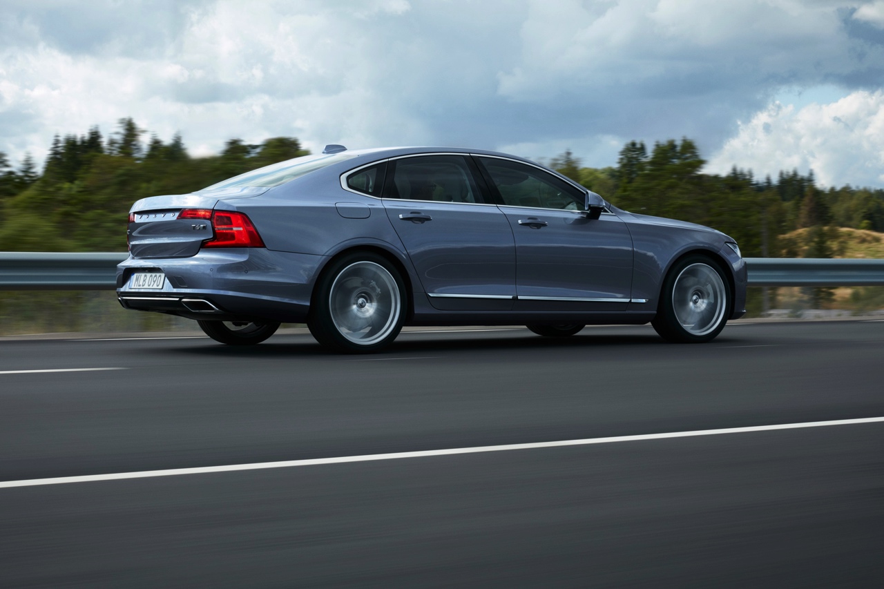 Volvo onthult de S90 met alle officile details en informatie. Het nieuwe vlaggenschip komt net na de zomer naar Nederland, evenals de nieuwe V90.