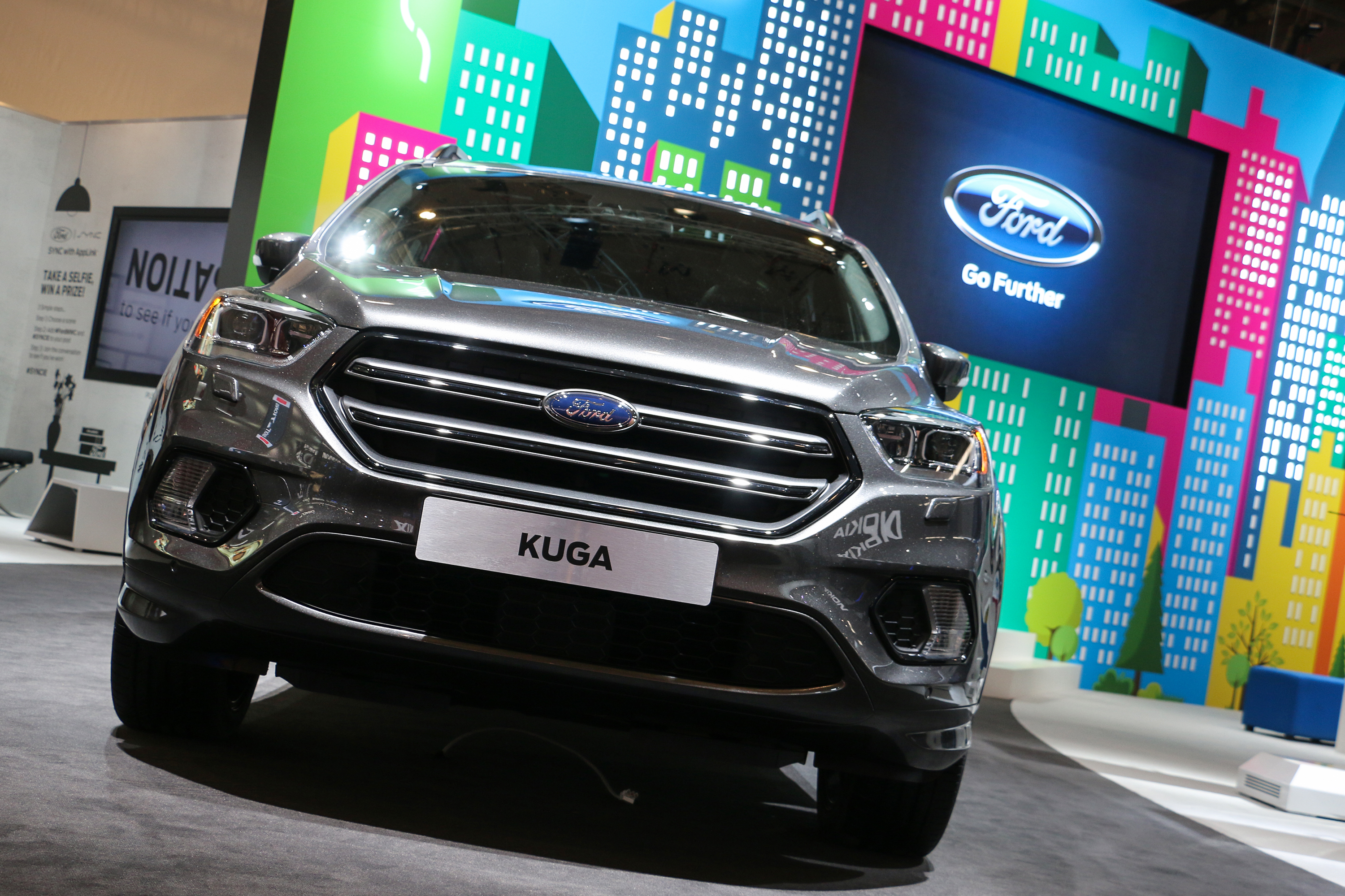 Ford geeft de Kuga nu een echte facelift met een nieuwe neus, een 1.5 TDCi instapdiesel, meer veiligheidsuitrusting en SYNC3 infotainment.