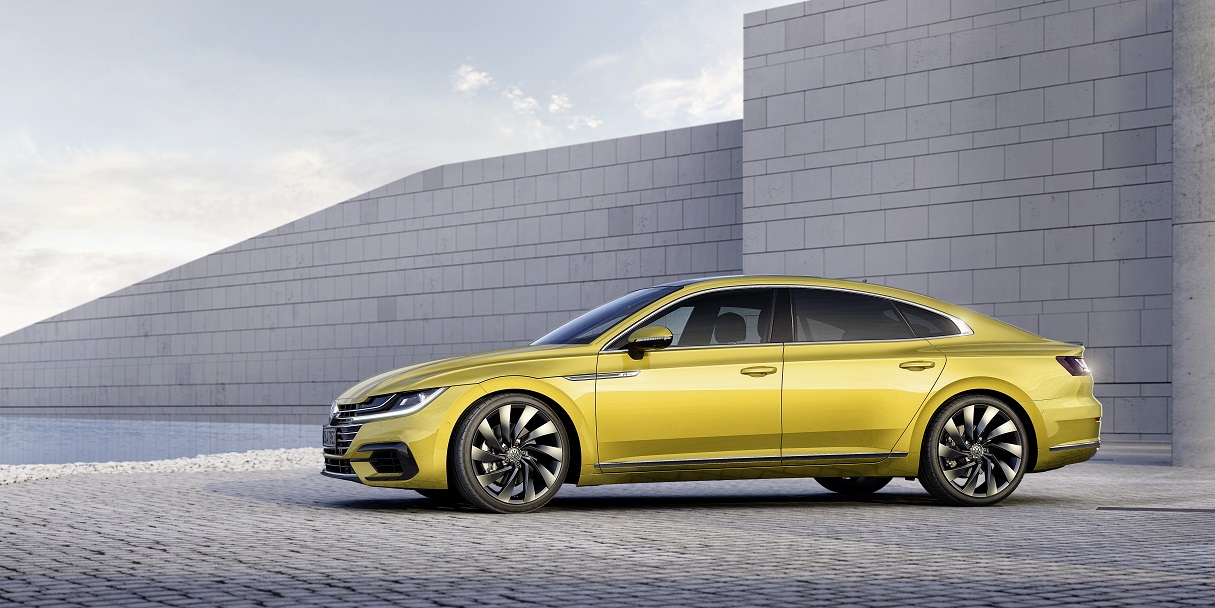 Volkswagen heeft het doek getrokken van de opvolger van de CC: de Arteon. In de loop van dit jaar kunnen we de nieuwe gran turismo al in de showrooms verwachten.
