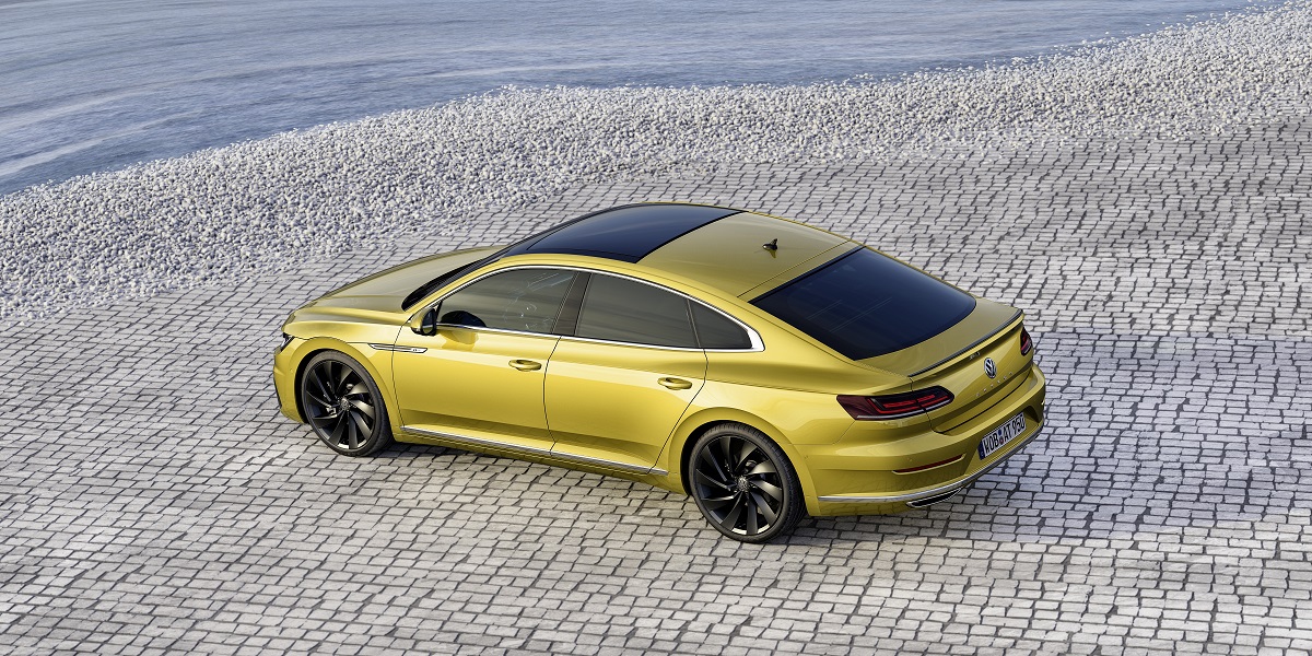 Volkswagen heeft het doek getrokken van de opvolger van de CC: de Arteon. In de loop van dit jaar kunnen we de nieuwe gran turismo al in de showrooms verwachten.