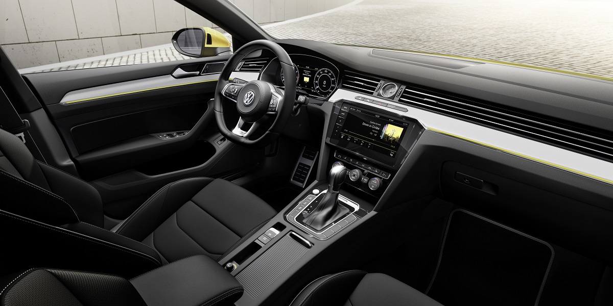 Volkswagen heeft het doek getrokken van de opvolger van de CC: de Arteon. In de loop van dit jaar kunnen we de nieuwe gran turismo al in de showrooms verwachten.