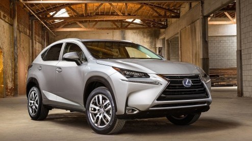 Lexus heeft de eerste beelden van de NX vrijgegeven. De midsize SUV beleeft zijn werelddebuut op de Beijing Motor Show op 20 april. Vervolgens is het nog een half jaar wachten, voordat de NX ons lan