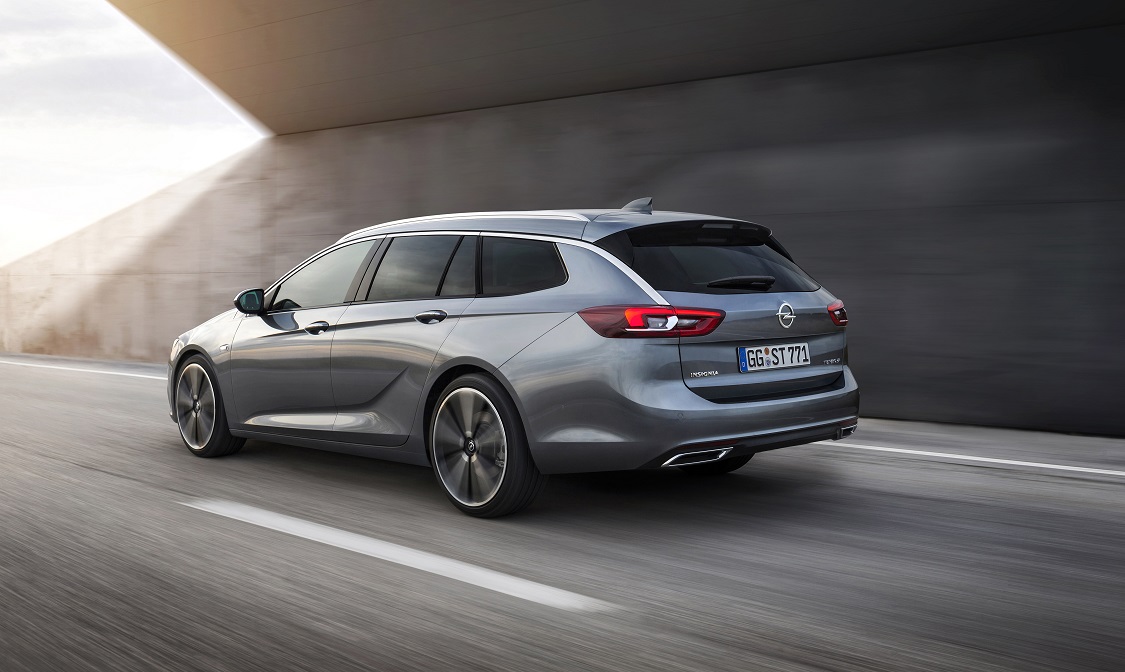 Na de onthulling van de nieuwe Opel Insignia in sedanvorm eind vorig jaar, is het nu de beurt aan de Sports Tourer om tevoorschijn te komen.