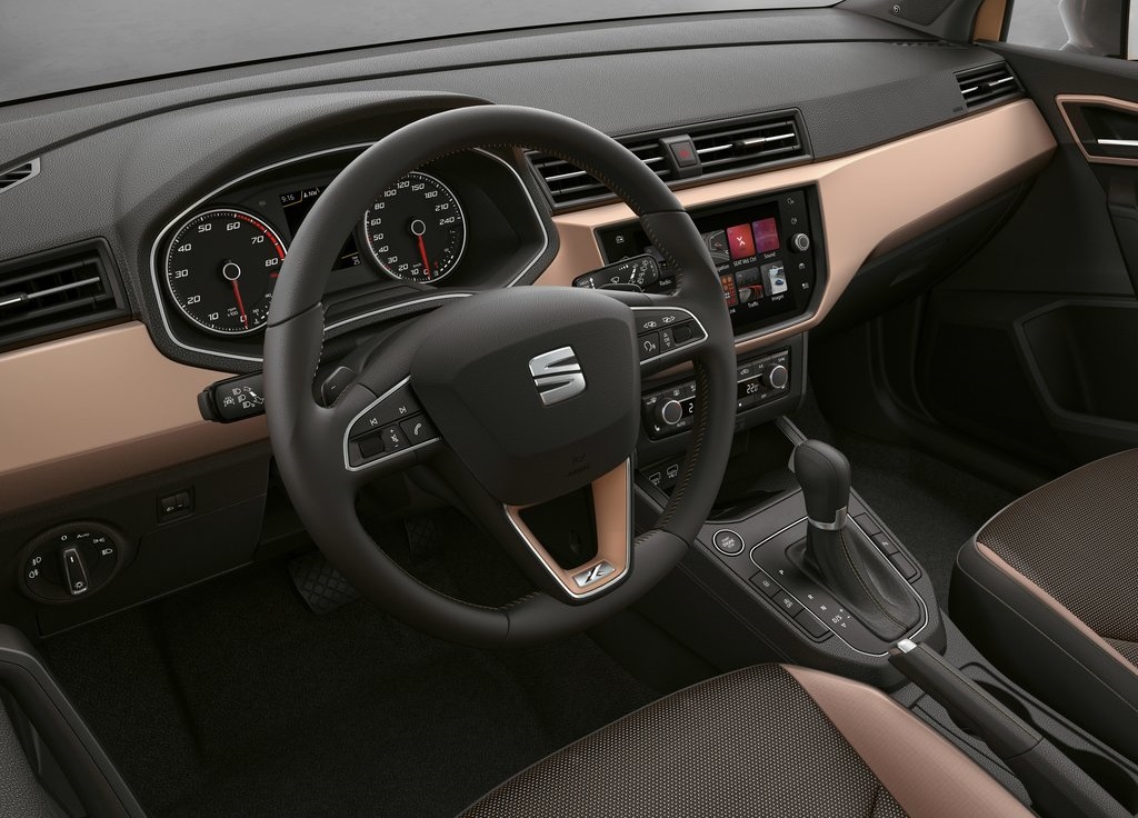 Eerder deze week lekte hij al uit, maar nu heeft SEAT officieel het doek getrokken van de nieuwe Ibiza. Opvallend: de auto is iets kleiner dan zijn voorganger.