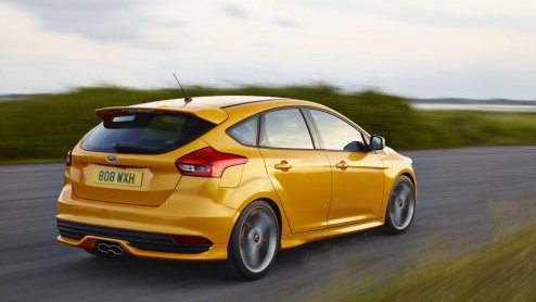 Ford heeft het doek getrokken van de vernieuwde Focus ST. De nieuweling beschikt volgens Ford over een verfijnde rijdynamiek, is voortaan ook als diesel te verkrijgen en staat vanaf begin 2015 bij de