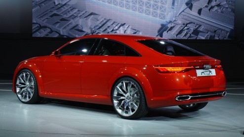 We hadden hem afgelopen week al even voorbij zien komen, deze Audi TT Sportback concept. Inmiddels is-ie te bewonderen op de Parijse beursvloer.