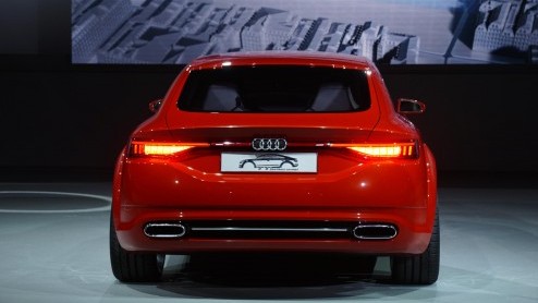 We hadden hem afgelopen week al even voorbij zien komen, deze Audi TT Sportback concept. Inmiddels is-ie te bewonderen op de Parijse beursvloer.