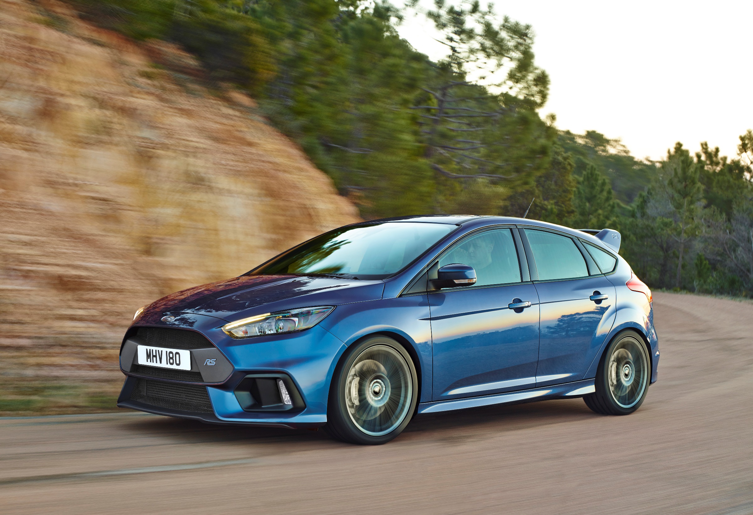 Dit weekend moet de Ford Focus RS voor het nodige spektakel gaan zorgen in het Engelse Goodwood. Nog voor zijn dynamische debuut heeft Ford besloten de cijfers vrij te geven.