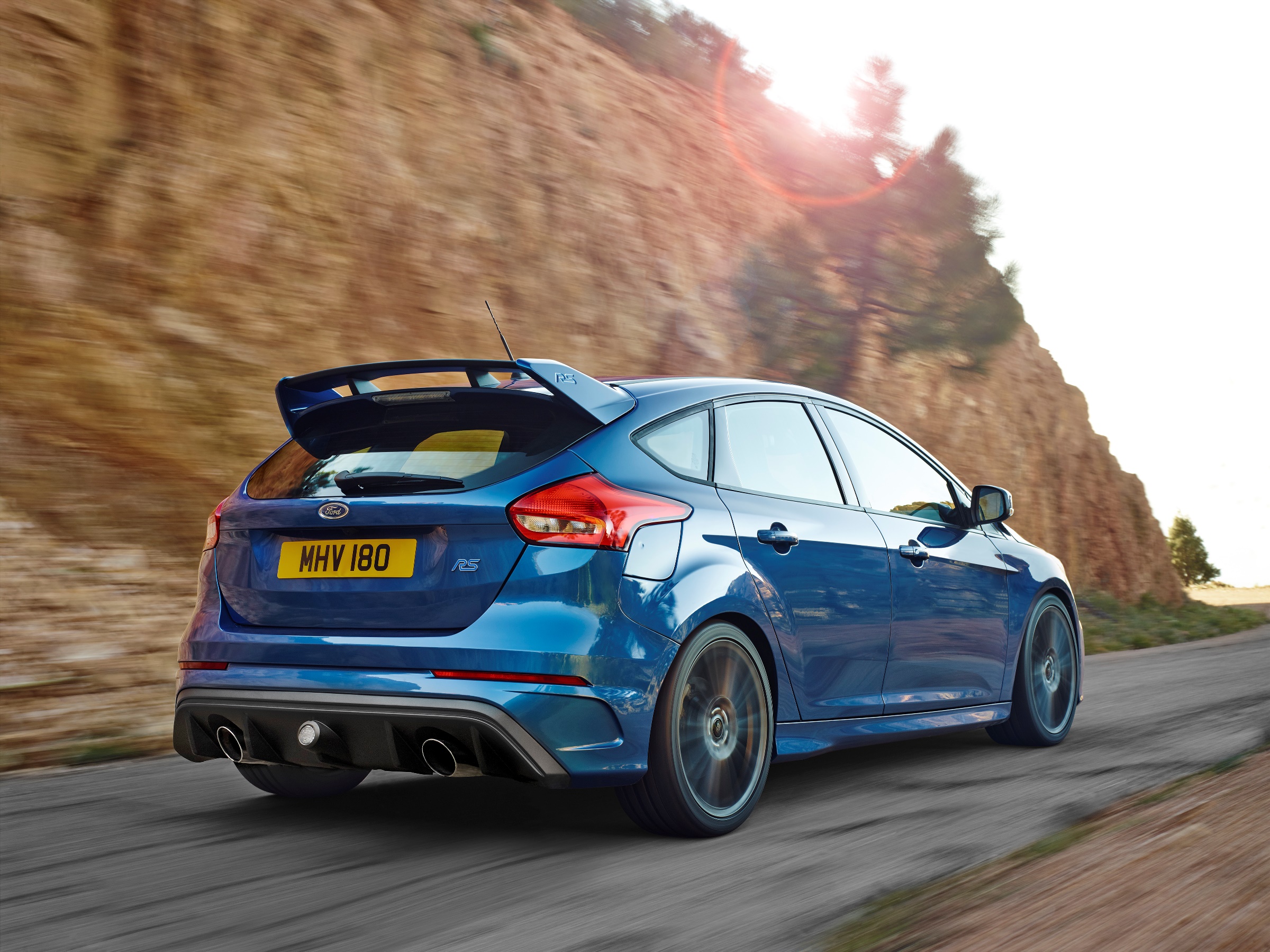 Dit weekend moet de Ford Focus RS voor het nodige spektakel gaan zorgen in het Engelse Goodwood. Nog voor zijn dynamische debuut heeft Ford besloten de cijfers vrij te geven.