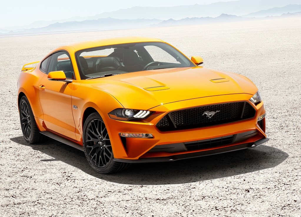 Gisteren dook de gefacelifte Ford Mustang eerder dan bedoeld op in een officile video, maar nu heeft Ford de facelift dan officieel in zijn volledigheid onthuld.