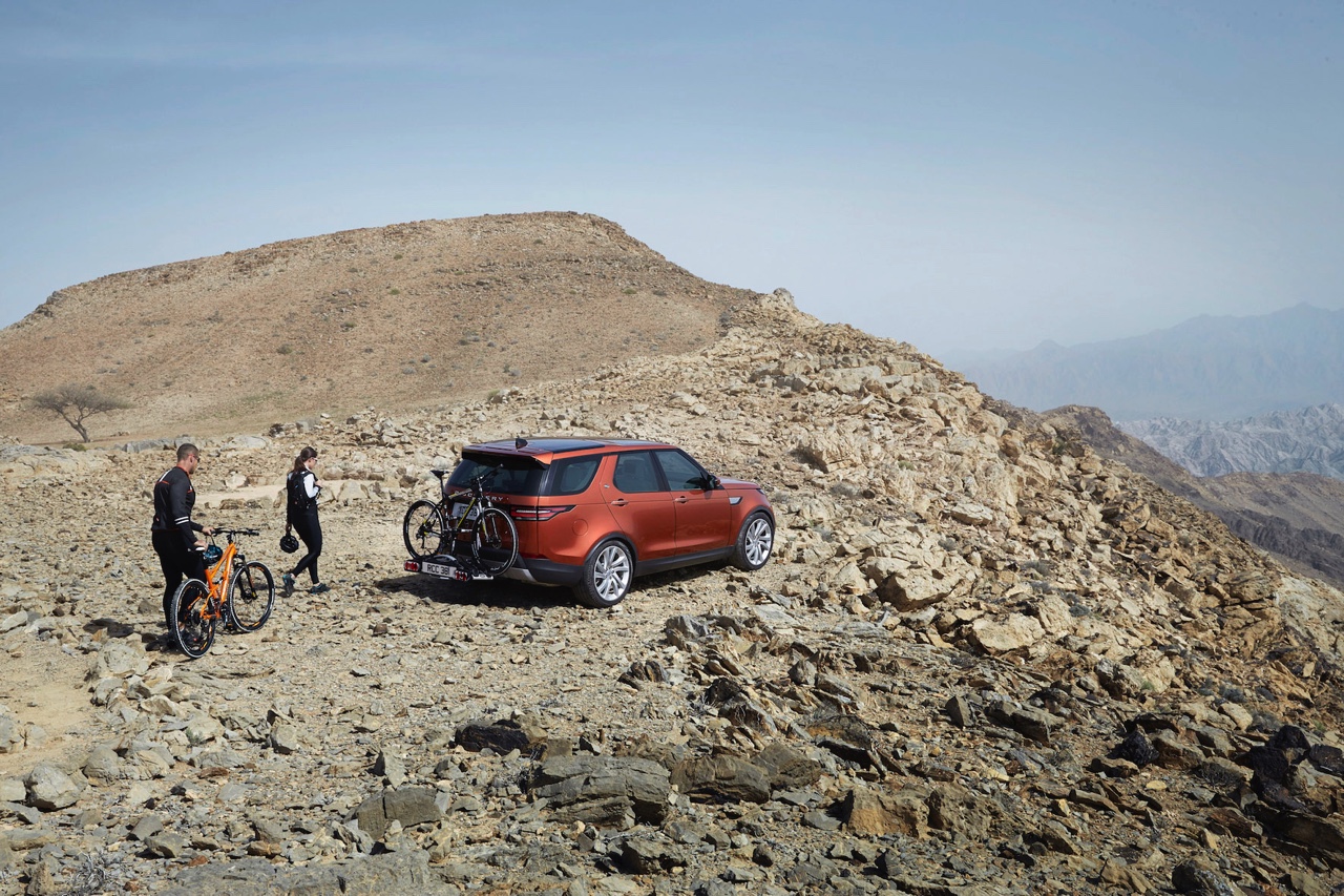 Introductie nieuwe Land Rover Discovery is een feit. De vierwielaangedreven zevenzits SUV komt in de lente van 2017 op de markt. Lees hier de prijzen en specificaties.