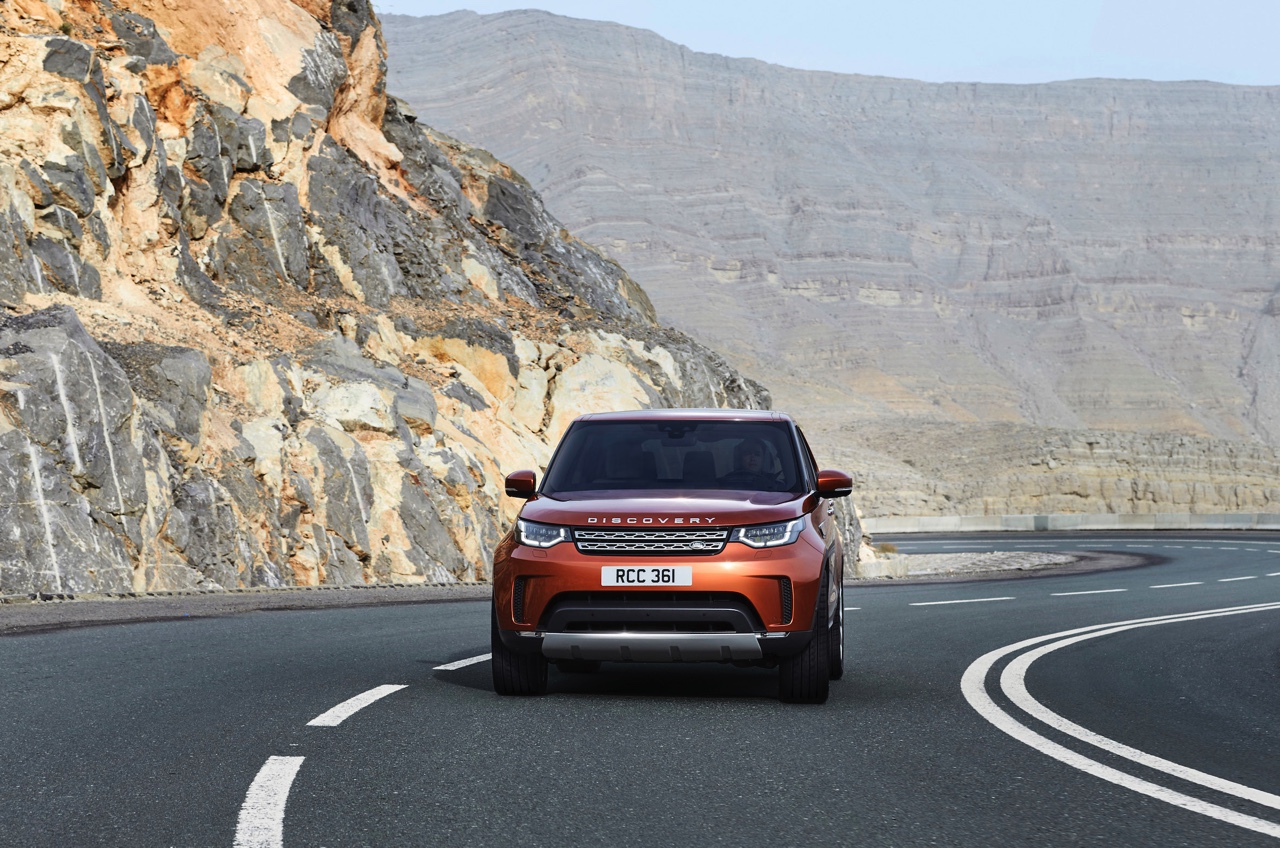 Introductie nieuwe Land Rover Discovery is een feit. De vierwielaangedreven zevenzits SUV komt in de lente van 2017 op de markt. Lees hier de prijzen en specificaties.