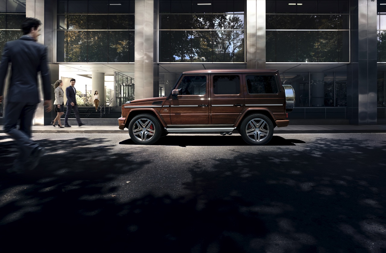 Mercedes-Benz G-Klasse klaar voor modeljaar 2016 met nieuwe motoren en aangepast in- en exterieur. Ook het onderstel is verbeterd.