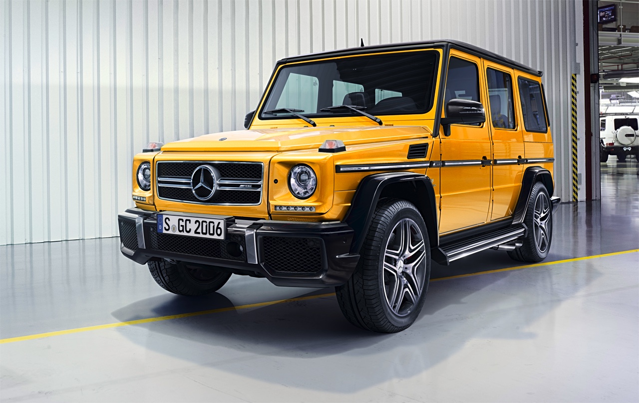 Mercedes-Benz G-Klasse klaar voor modeljaar 2016 met nieuwe motoren en aangepast in- en exterieur. Ook het onderstel is verbeterd.