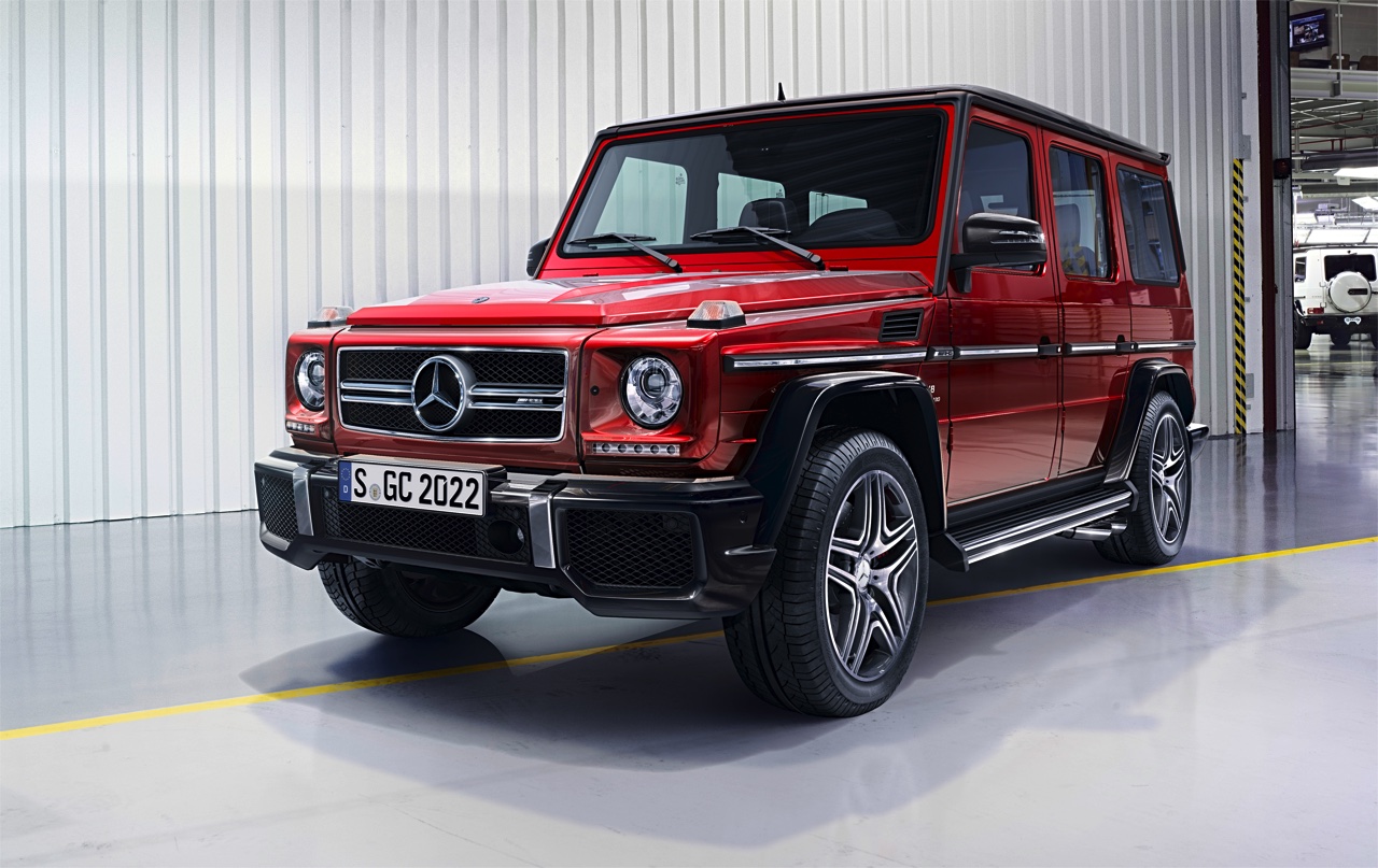 Mercedes-Benz G-Klasse klaar voor modeljaar 2016 met nieuwe motoren en aangepast in- en exterieur. Ook het onderstel is verbeterd.