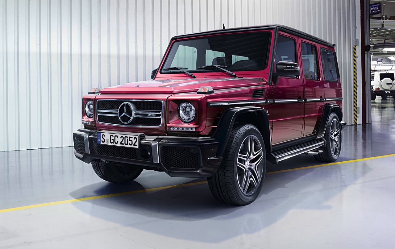 Mercedes-Benz G-Klasse klaar voor modeljaar 2016 met nieuwe motoren en aangepast in- en exterieur. Ook het onderstel is verbeterd.