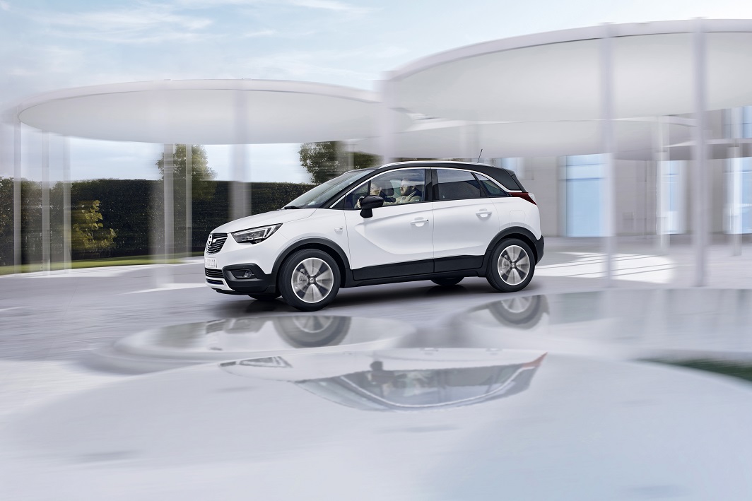 Opel heeft nu het doek getrokken van de Crossland X, de Meriva-opvolger die als crossover boven de Mokka X zal worden gepositioneerd.