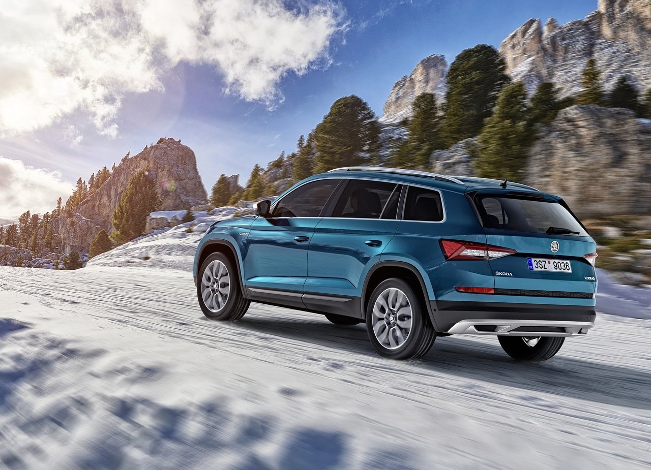 Skoda heeft nu ook de extra ruige versie van de Kodiaq onthuld: de Scout. Naast een stoerder uiterlijk, heeft de Kodiaq Scout ten opzichte van de standaard Kodiaq ook betere terreincapaciteiten.