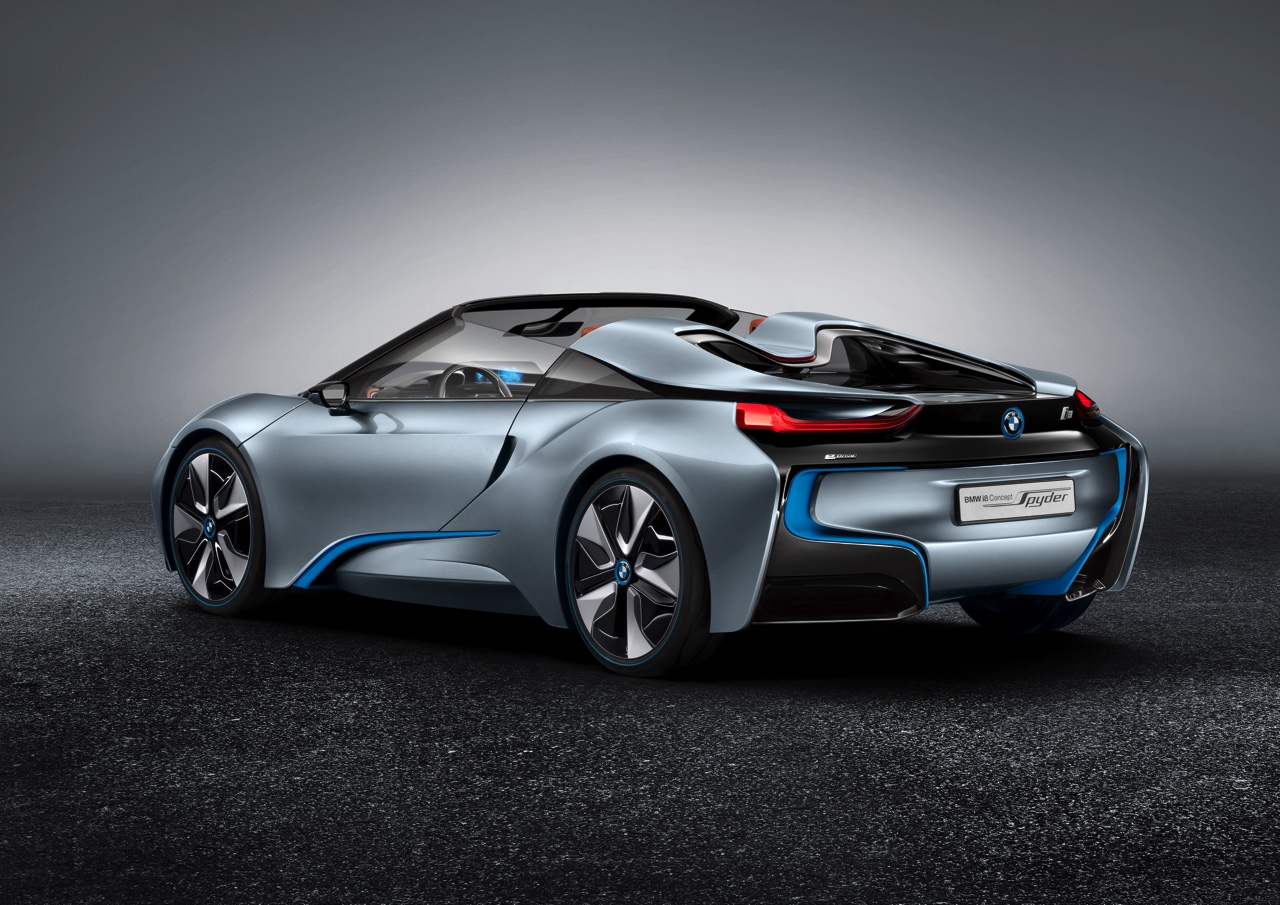 De BMW i8 Spyder is onderweg naar CES 2016. Op de technologiebeurs onthult het merk de productieversie van de i8.