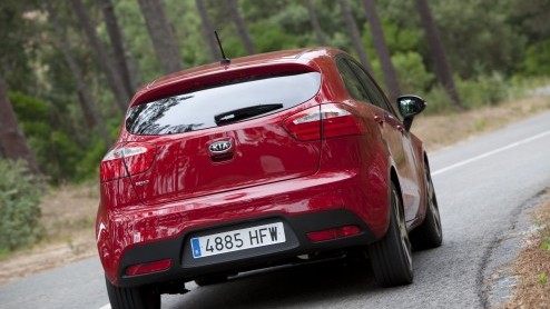 Kia Rio World Cup Edition kan rekenen op sportieve extra's, maar de Rio World Cup Edition Plus doet het nog eens dunnetjes over.