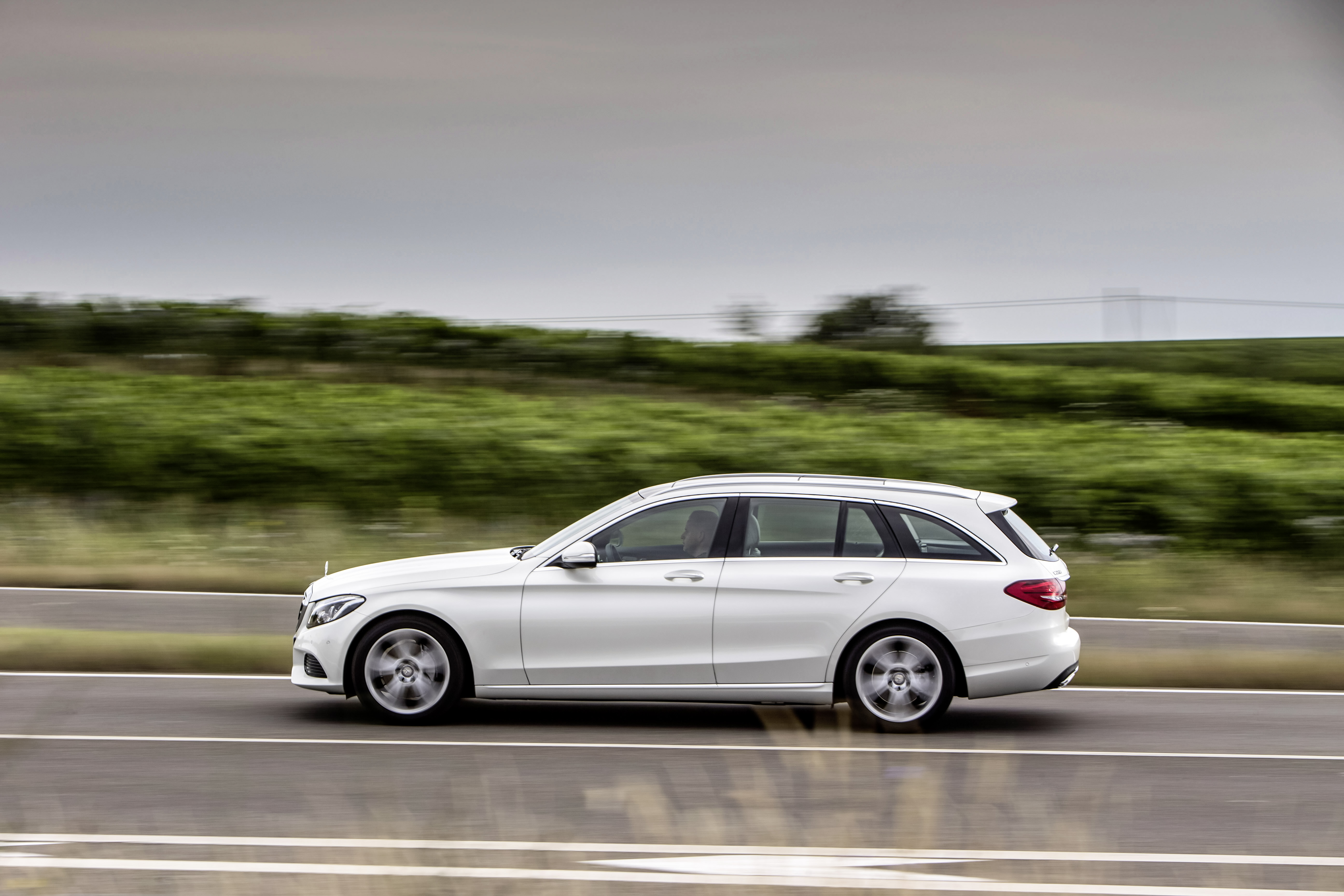Primeur Mercedes-Benz C-Klasse plug-in hybrid als C350e op Detroit Auto Show 2015, de North American International Auto Show.