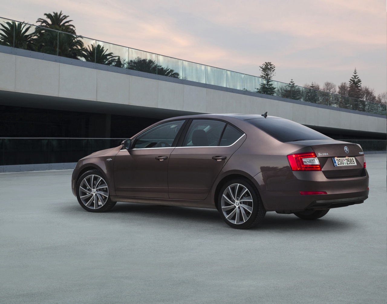Skoda Octavia krijgt 1.0 TSI ter vervanging van de 1.2 TSI. De nieuwe driecilinder levert 115 pk en 200 Nm en is optioneel gekoppeld aan de DSG-7 automaat.