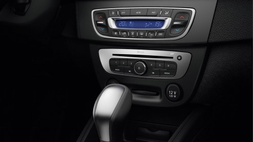 Ook nieuw gezicht voor Renault Megane Coupe Cabriolet. Debuut op Autosalon van Brussel op 14 januari.