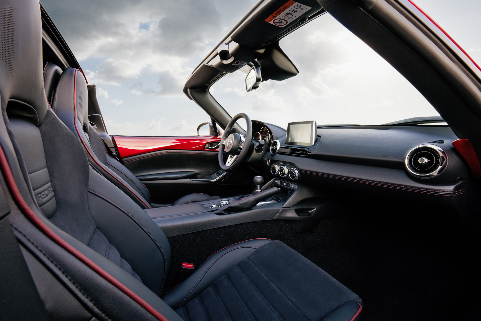 Mazda MX-5 RF rijtest AutoVandaag.