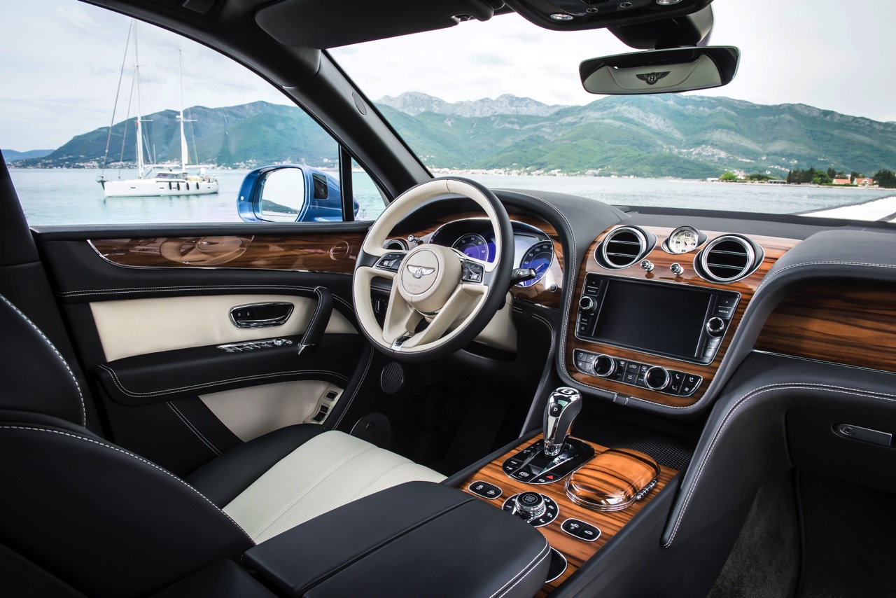 Na de introductie van de Bentley Bentayga W12 is het de beurt aan de Bentayga Diesel met 4.0 V8 dieselmotor, goed voor 435 pk en 900 Newtonmeter. De snelste diesel-SUV ooit!