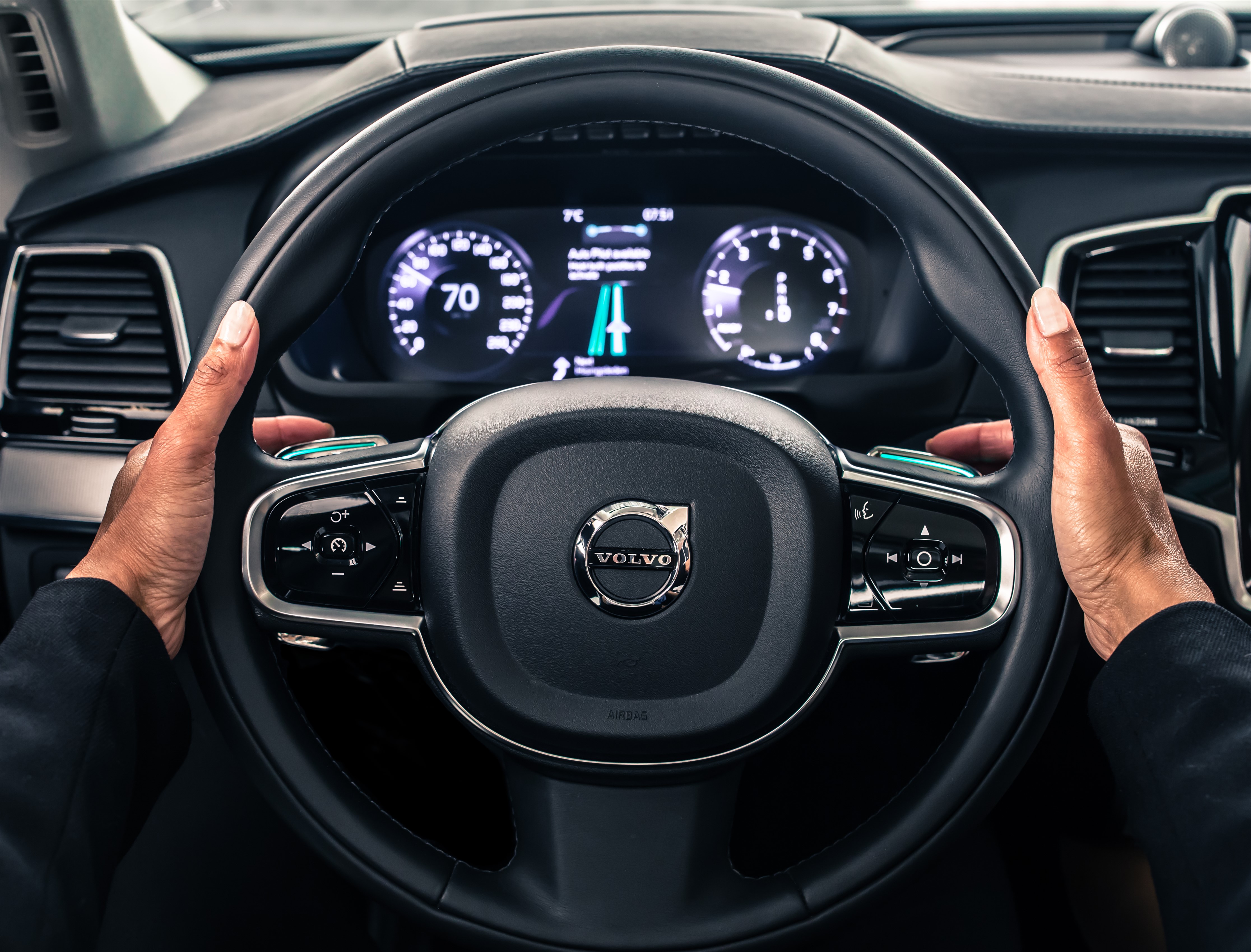 Volvo breidt het Drive Me project met zelfrijdende auto's uit in London. Onder de noemer Drive Me London gaan in 2017 zo'n 50 en in 2018 ongeveer 100 autonome auto's de weg op.