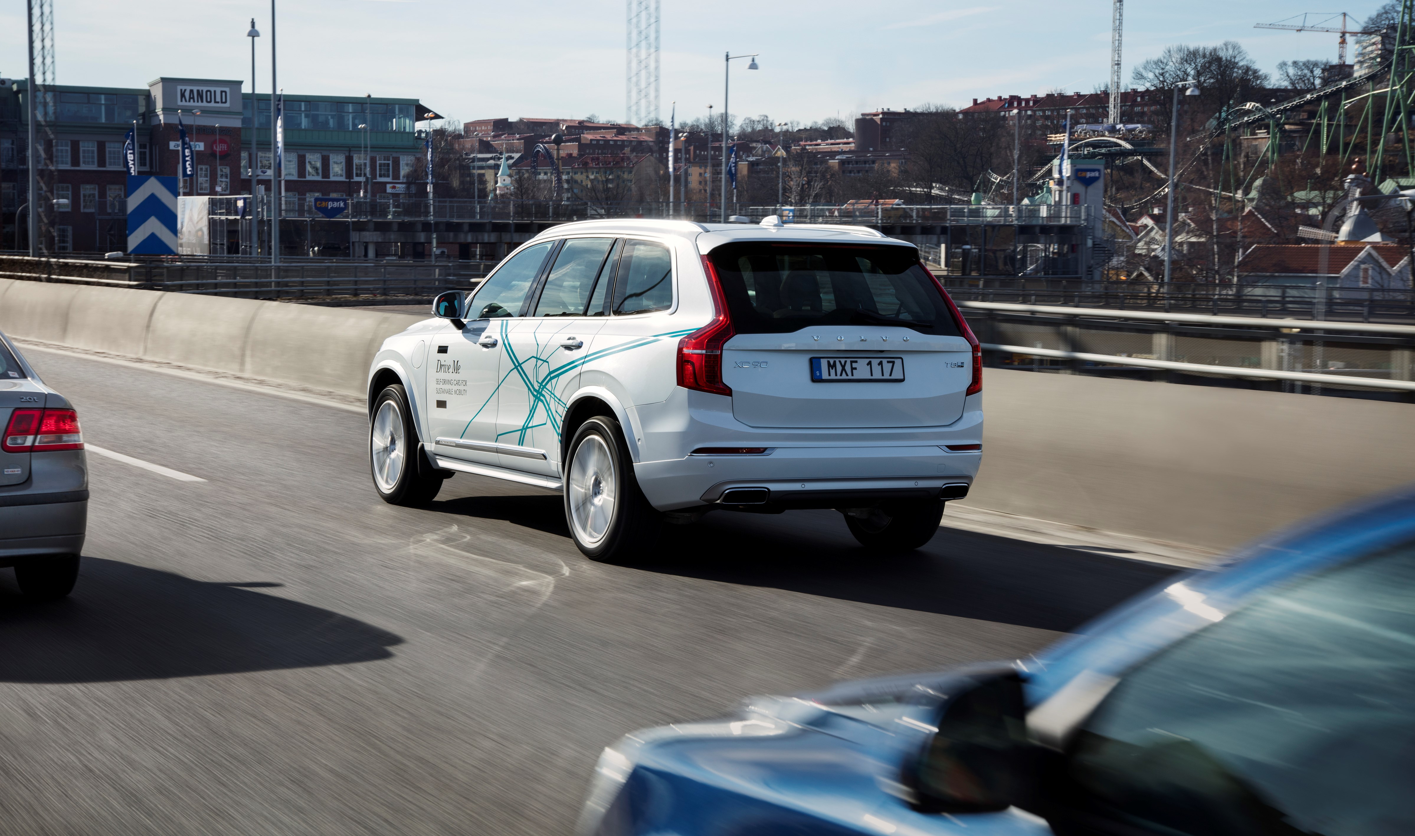 Volvo breidt het Drive Me project met zelfrijdende auto's uit in London. Onder de noemer Drive Me London gaan in 2017 zo'n 50 en in 2018 ongeveer 100 autonome auto's de weg op.