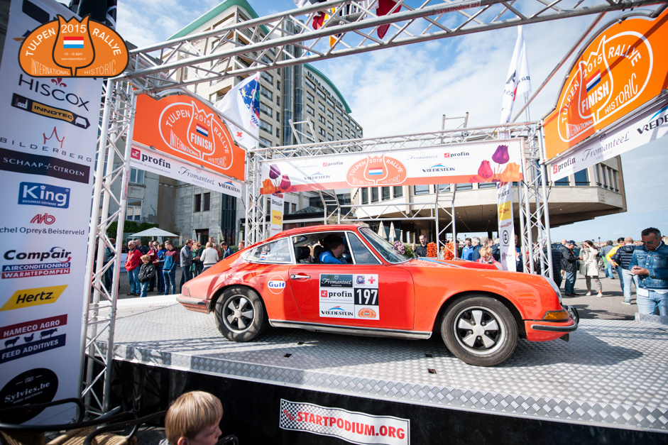Zaterdag 7 mei rijden alle deelnemers van de Tupenrallye 2016 naar de finish in Noordwijk. De eindstreep bevindt zich traditiegetrouw bij Grand Hotel Huis ter Duin. Kom je ook naar de huldiging?