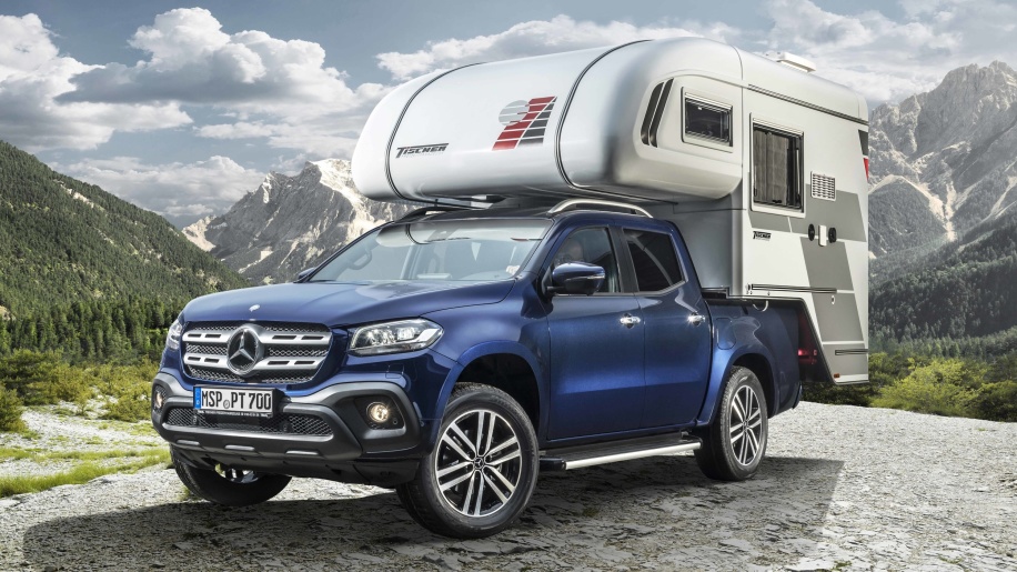 Mercedes laat op de camperbeurs in Stuttgart een X-klasse zien met camperopbouw van Tischer.