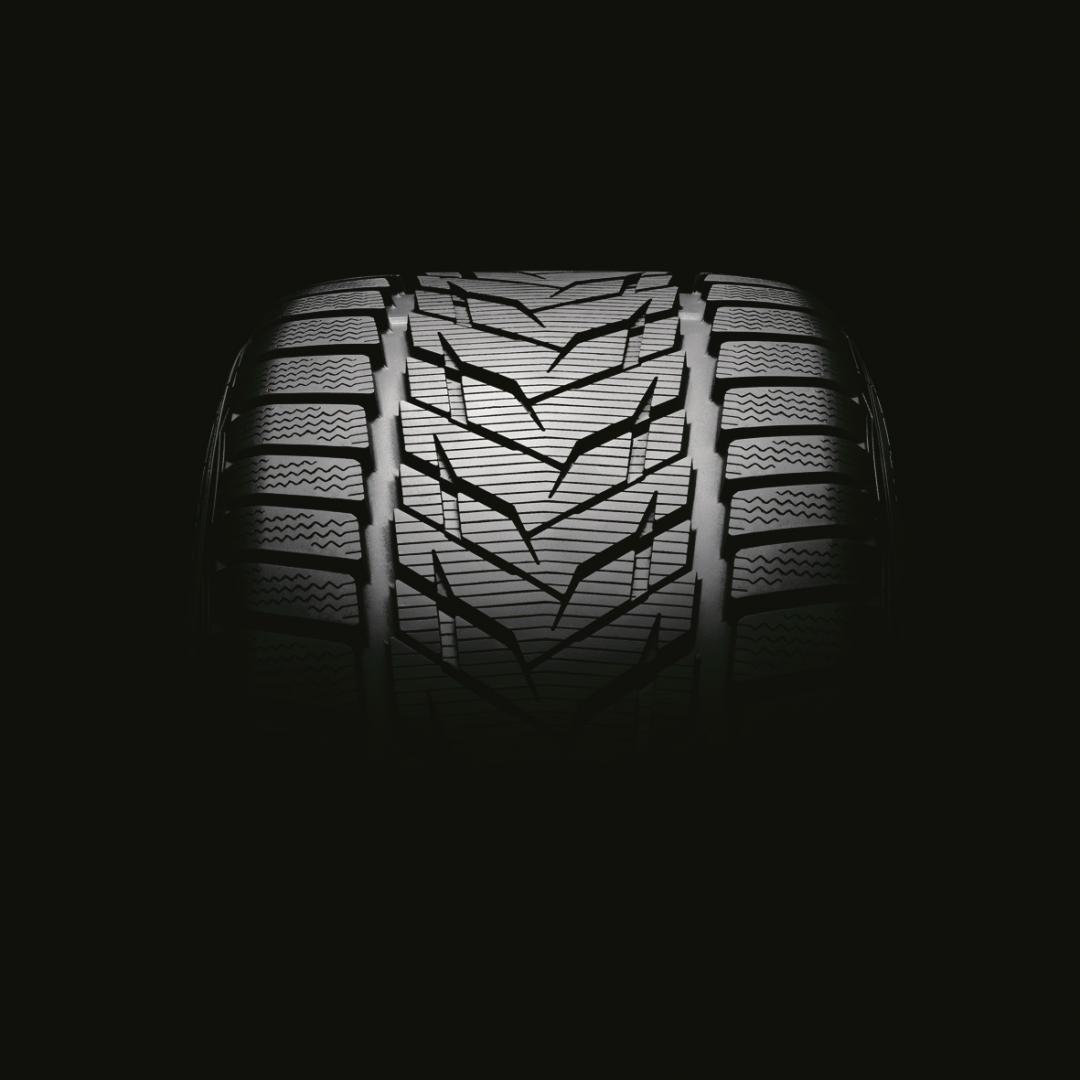 Voor het veilig rijden in wintersportgebieden zijn een aantal zaken van groot belang, maar toch worden ze nog wel eens vergeten. Hieronder zetten we eens op een rijtje waar je allemaal aan moet denken