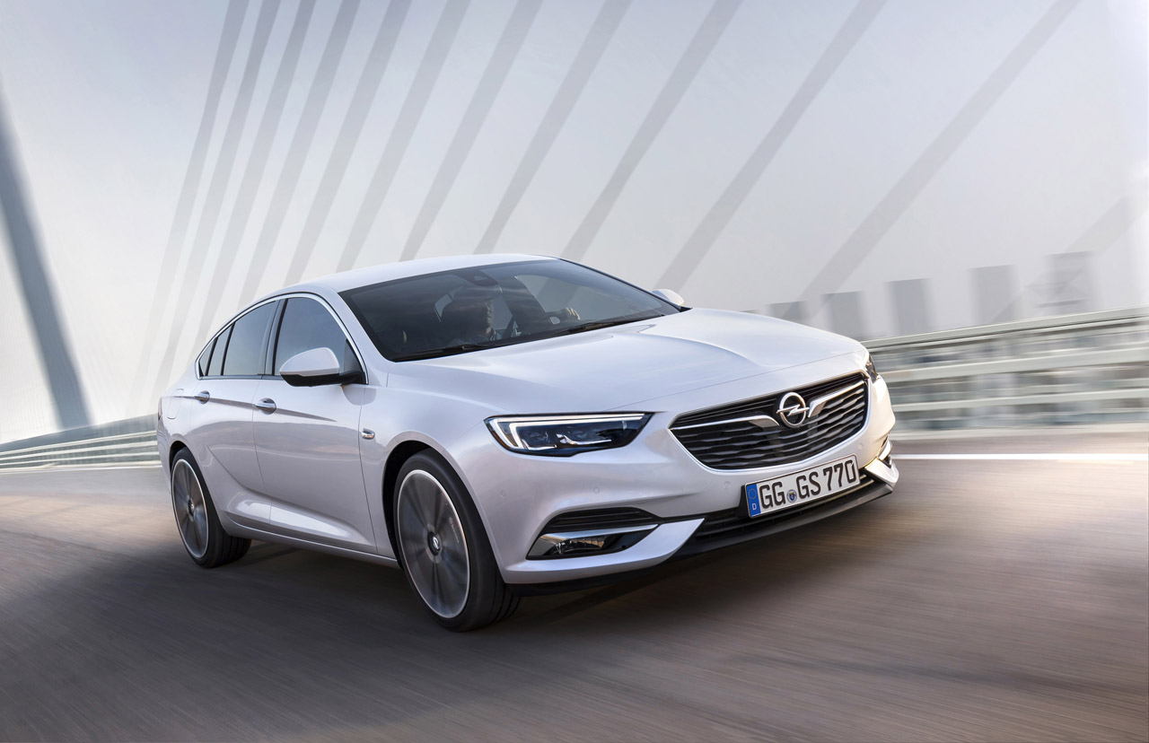 De Opel Amper-e en de Insignia hebben diverse Plus X Awards gekregen.